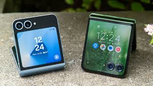 Galaxy Z Flip 7 FE vs Motorola Razr 60 Ultra samsung